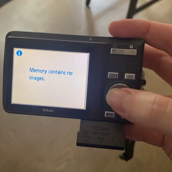 Nikon Coolpix Digital Camera with Charger - Picture 5 of 8